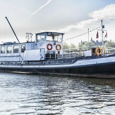 Botel City Tripper