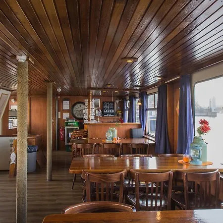 City Tripper Hotel en barco